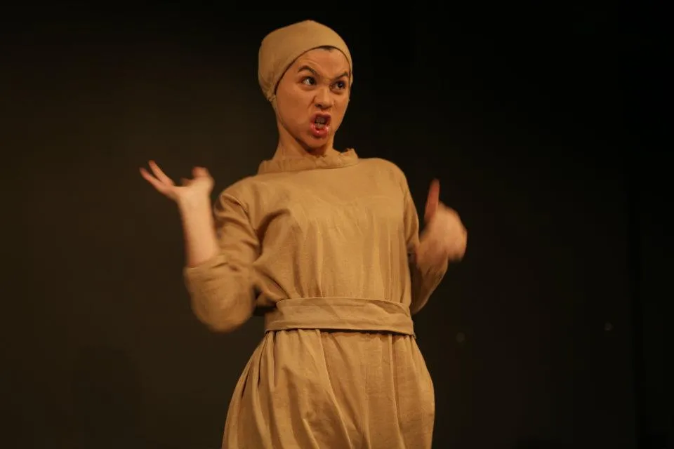GONG theatrical dance scene