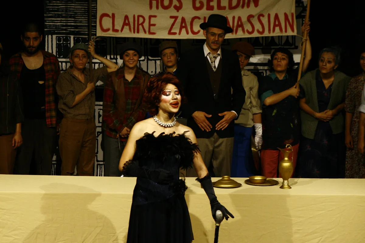 GONG theatrical moment
